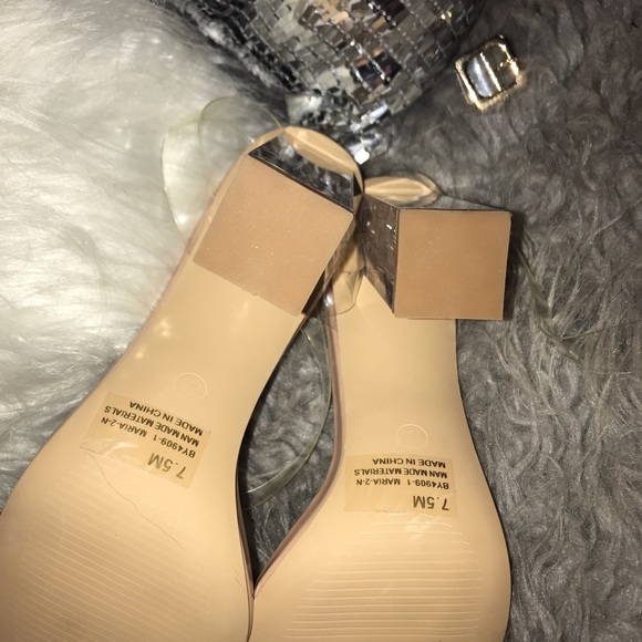 FashionNova Beautiful Heels - Picture 3 of 3